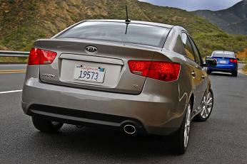 kia-forte-2010-3.jpg