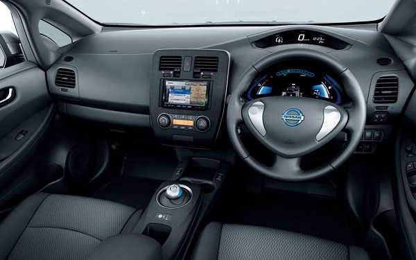 auto-electrico-nissan-leaf-interior